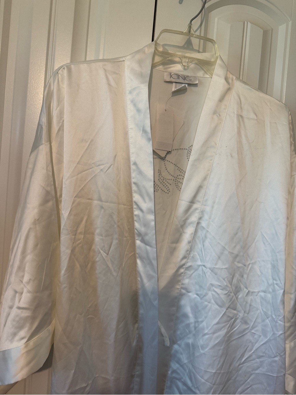 Icing White Satin 'Bride' Kimono Robe with Rhinestone Script - Picture 6 of 8
